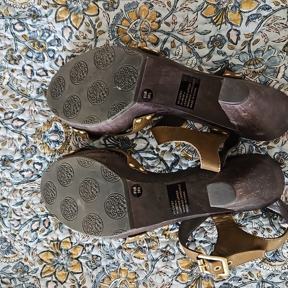 Vince Camuto Sandals - Picture 6 of 6